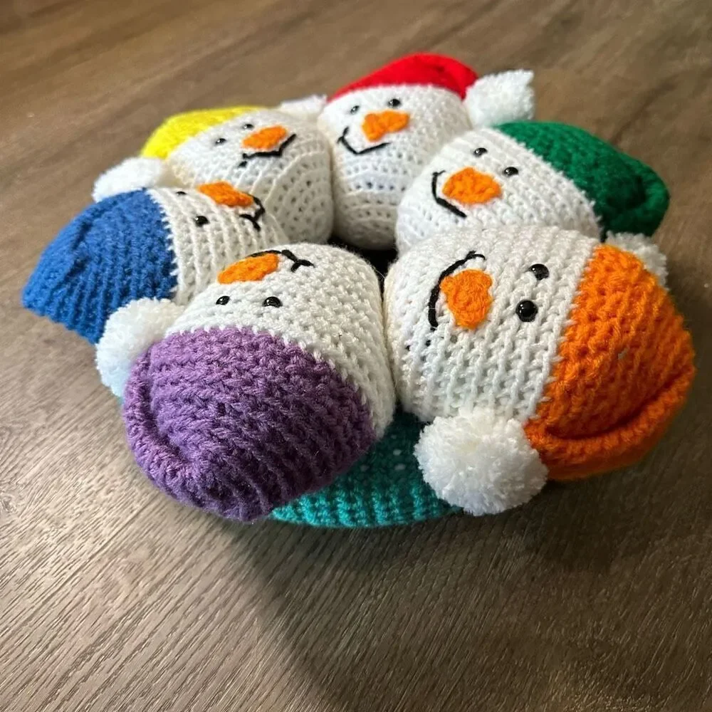 Handcrafted Crochet Snowmen Plush Wreath Cheery Colorful Christmas Decor 14”
